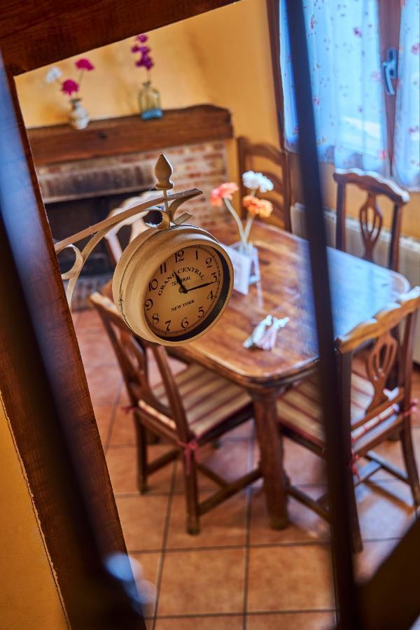 Casa Rural Fuente Del Arca Montejo モンテホ・デ・ラ・シエラ エクステリア 写真