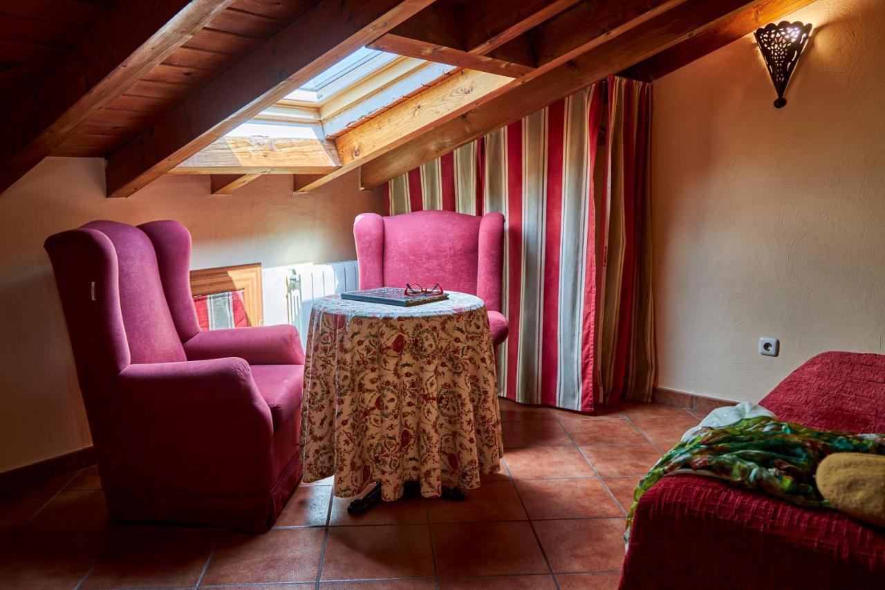 Casa Rural Fuente Del Arca Montejo モンテホ・デ・ラ・シエラ エクステリア 写真