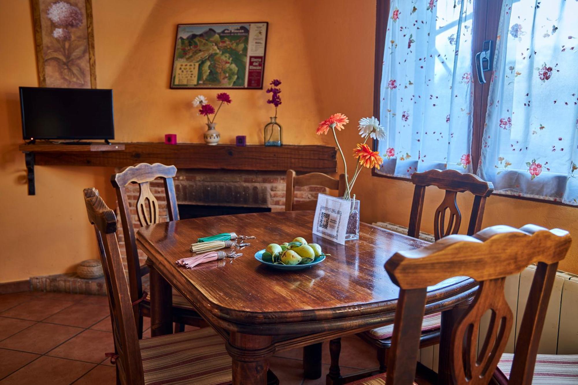 Casa Rural Fuente Del Arca Montejo モンテホ・デ・ラ・シエラ エクステリア 写真