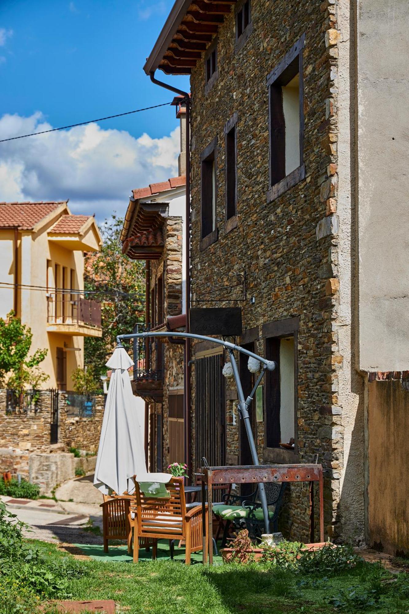 Casa Rural Fuente Del Arca Montejo モンテホ・デ・ラ・シエラ エクステリア 写真